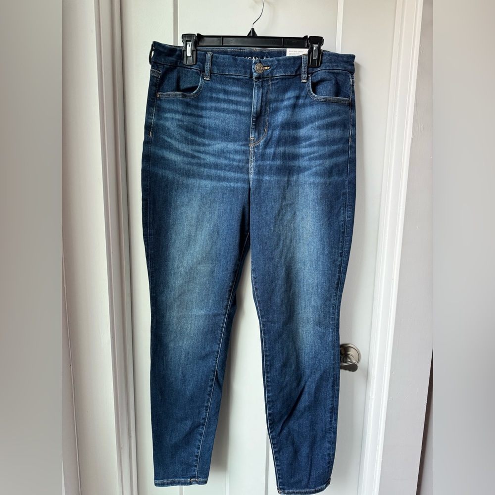 American Eagle women’s Curvy Hi Rise Dark Denim Jegging